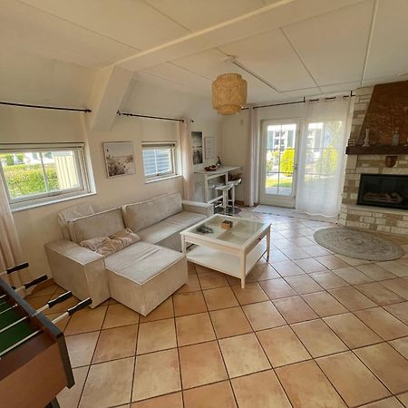 Freistehendes Ferienhaus Am See Naehe Roermond Heel 外观 照片