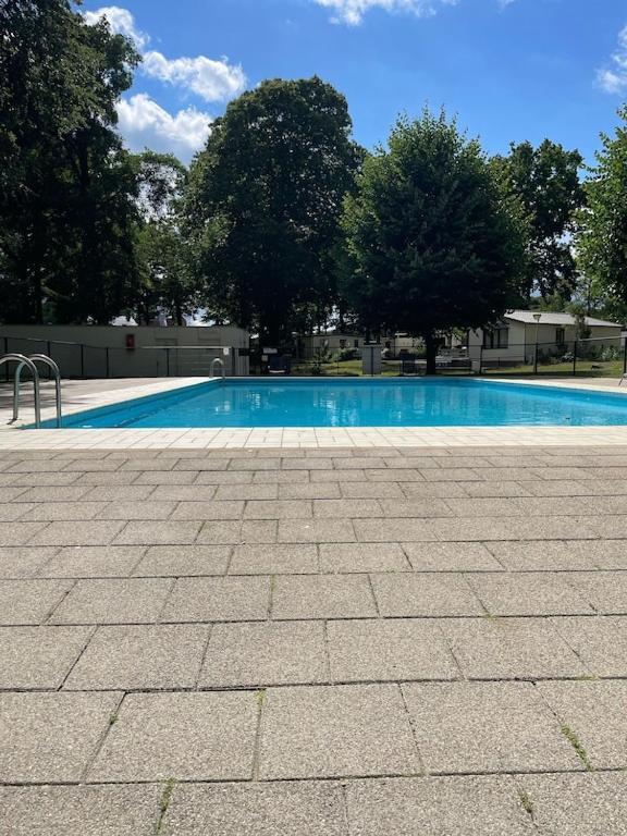Freistehendes Ferienhaus Am See Naehe Roermond Heel 外观 照片