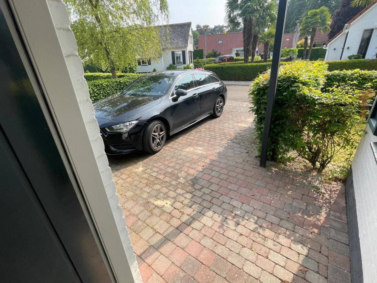 Freistehendes Ferienhaus Am See Naehe Roermond Heel 外观 照片