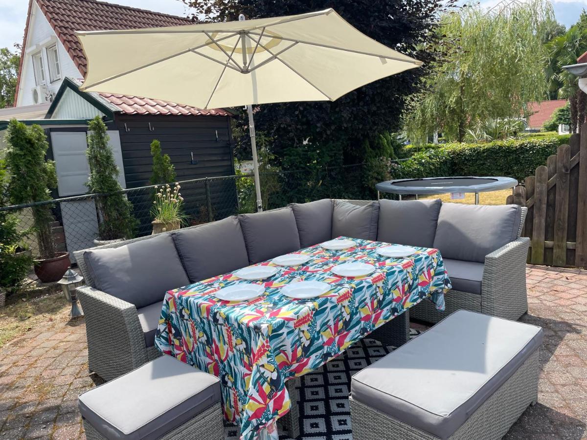 Freistehendes Ferienhaus Am See Naehe Roermond Heel 外观 照片